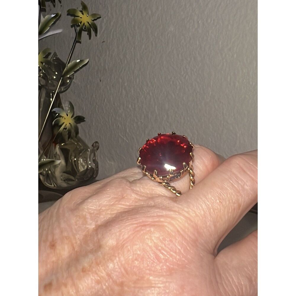 Vintage Ring Signed W Germany Red Glass Brass Twisted Metal Braided West Germany - Picture 2 of 10